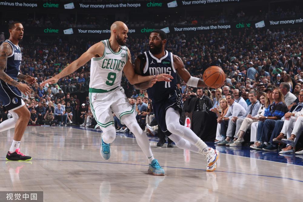 员们凭借速 员们凭借速